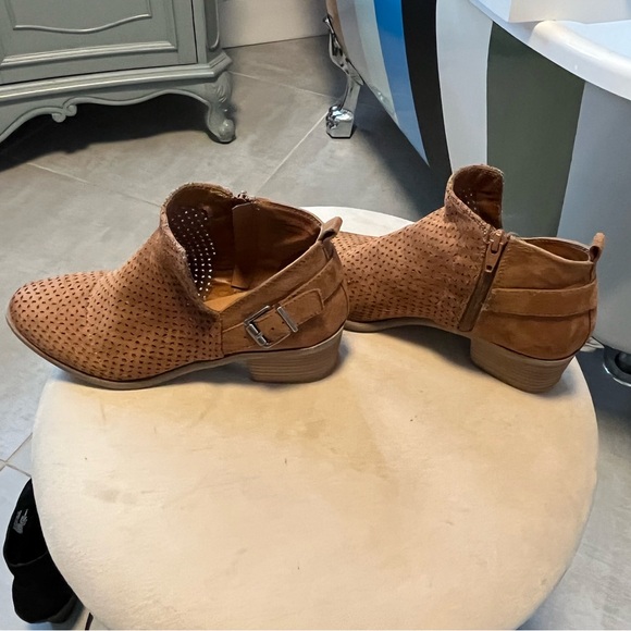 Womens 8.5 Brown Ankle Boots Booties - Picture 6 of 9